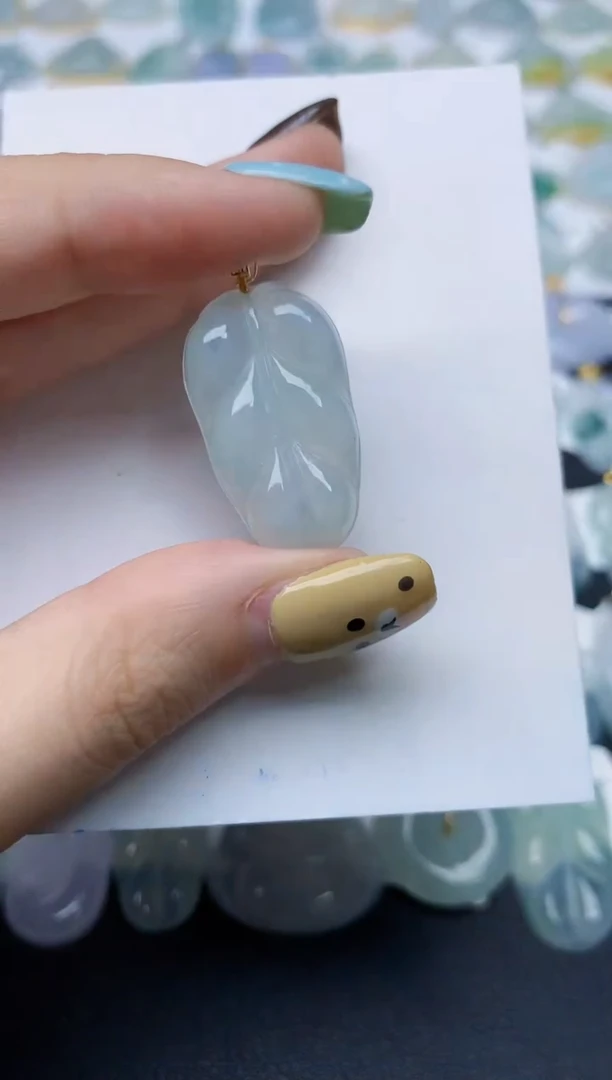 翡翠18K金镶嵌颈饰天然翡翠A货