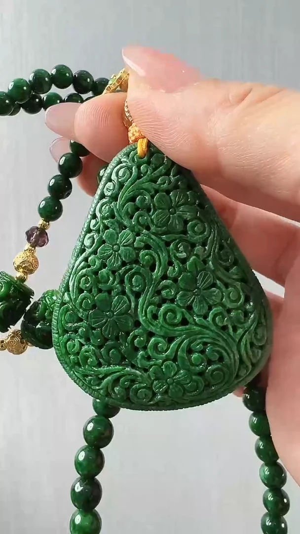 颈饰未镶嵌翡翠无事牌