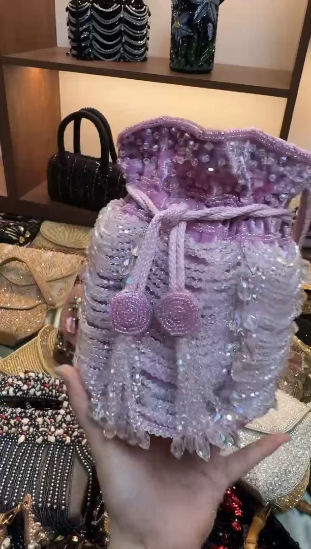 织物15百格汇手工串珠包