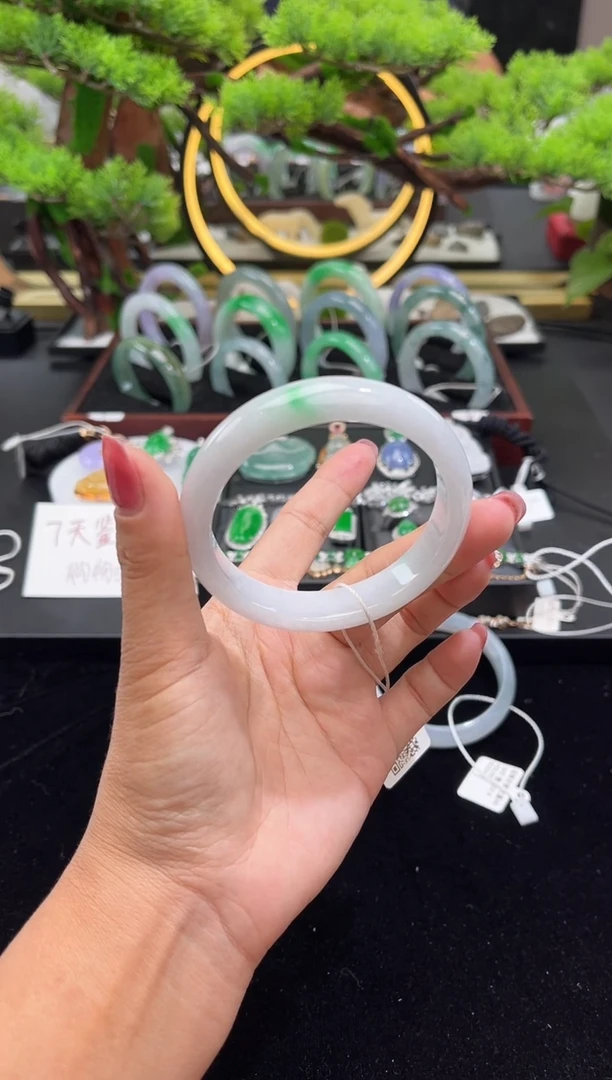 未镶嵌手镯翡翠手镯