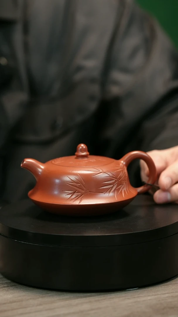 茶壶紫砂包*工H2421赵翠虹竹刻曲壶