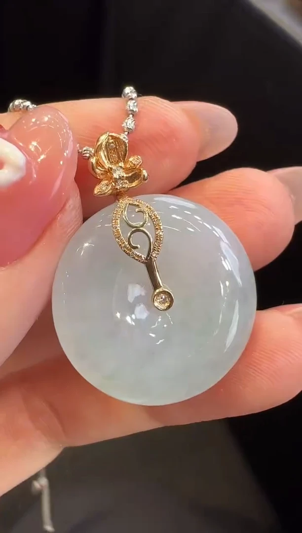 颈饰未镶嵌翡翠吊坠