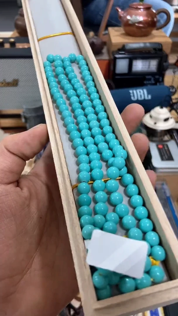 瓷片闪购商品  如图所示