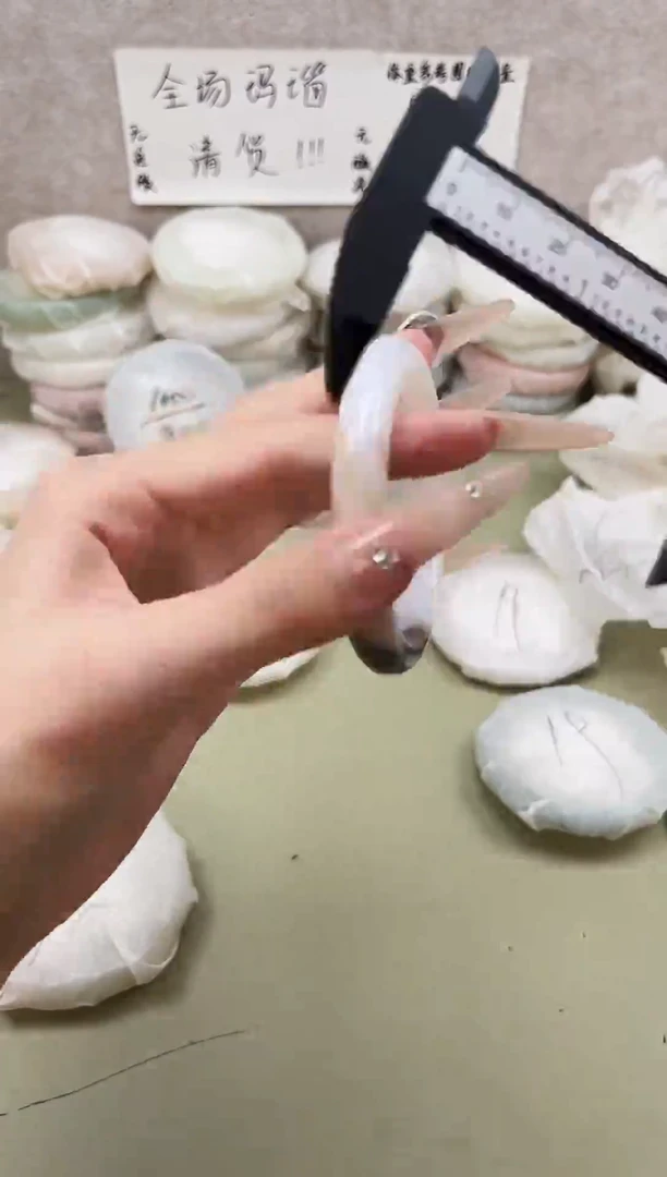 手镯玛瑙/玉髓未镶嵌000