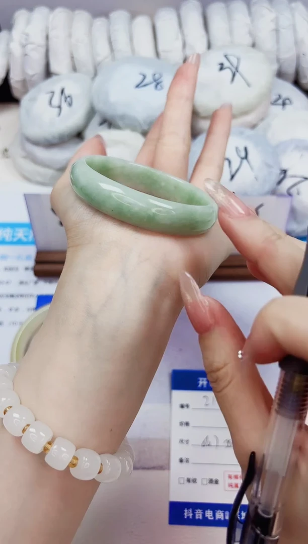 石英质玉手镯未镶嵌213-翠玉-圈口56
