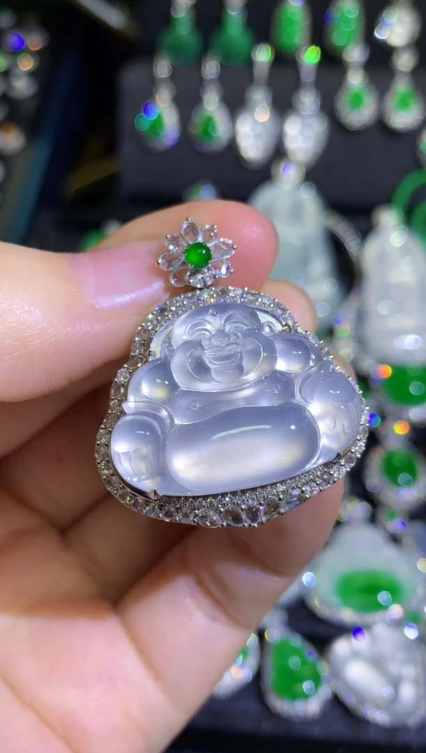 【闪购商品】翡翠颈饰18K金镶嵌玻璃种极光白弥勒佛一刀切