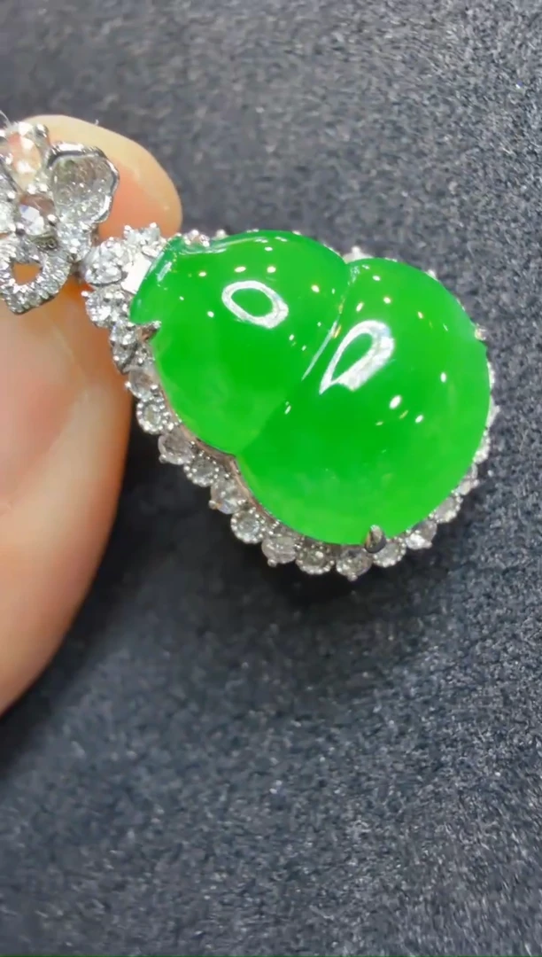 吊坠(不含链)18K金镶嵌翡翠多样性团购发一件