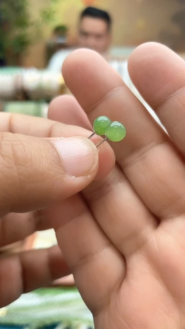 银S925镶嵌和田玉耳钉卡6mm碧玉圆珠