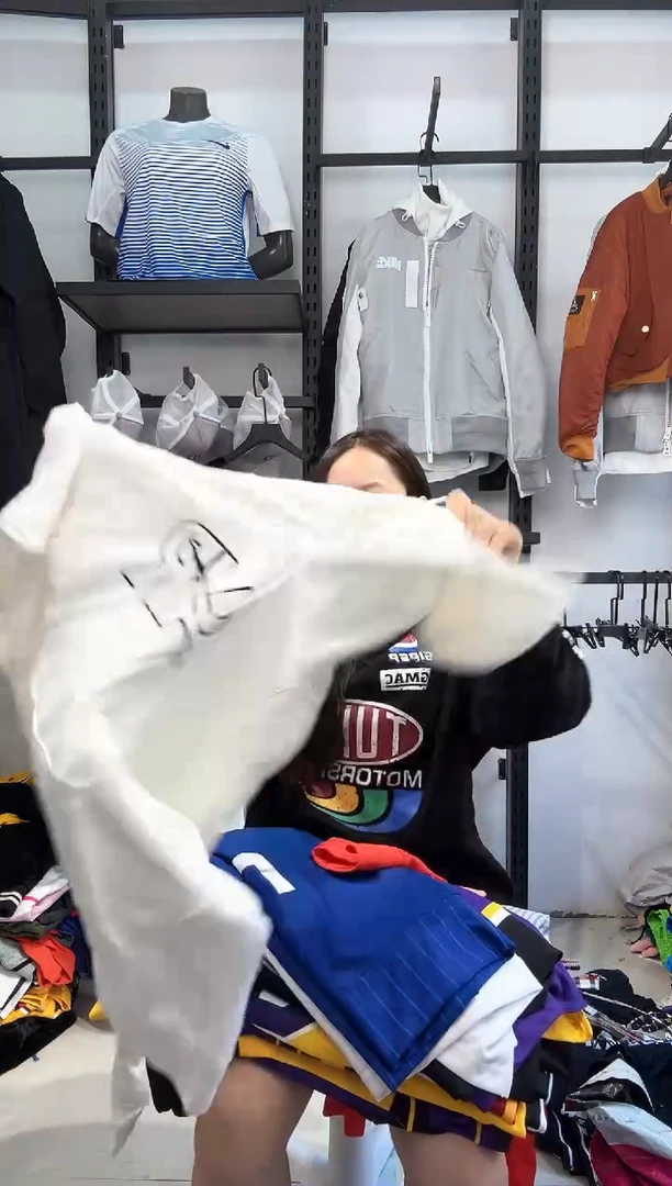 2473   编码  耐克卫衣服饰过款为准 尺码l