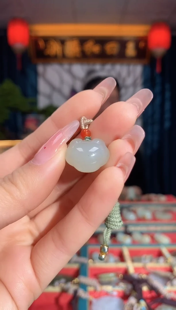 【闪购商品】和田玉颈饰未镶嵌爱心熊