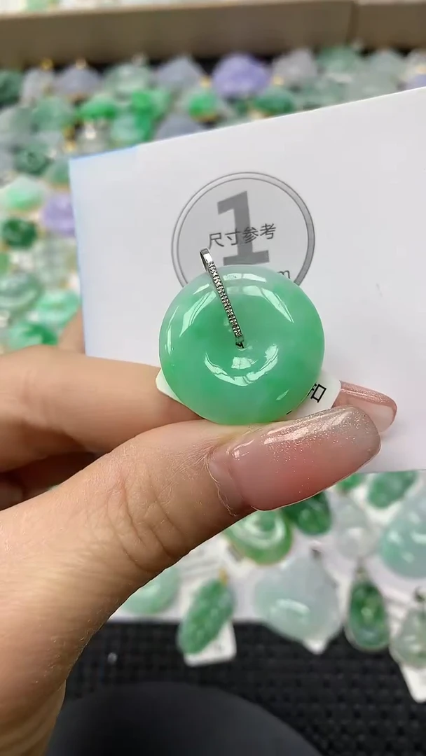 颈饰18K金镶嵌翡翠a货支持复检百元以上9元证书费自理