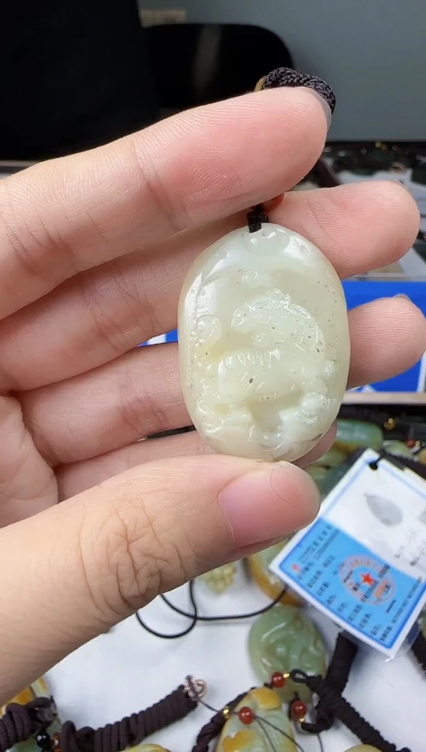 和田玉未镶嵌颈饰1