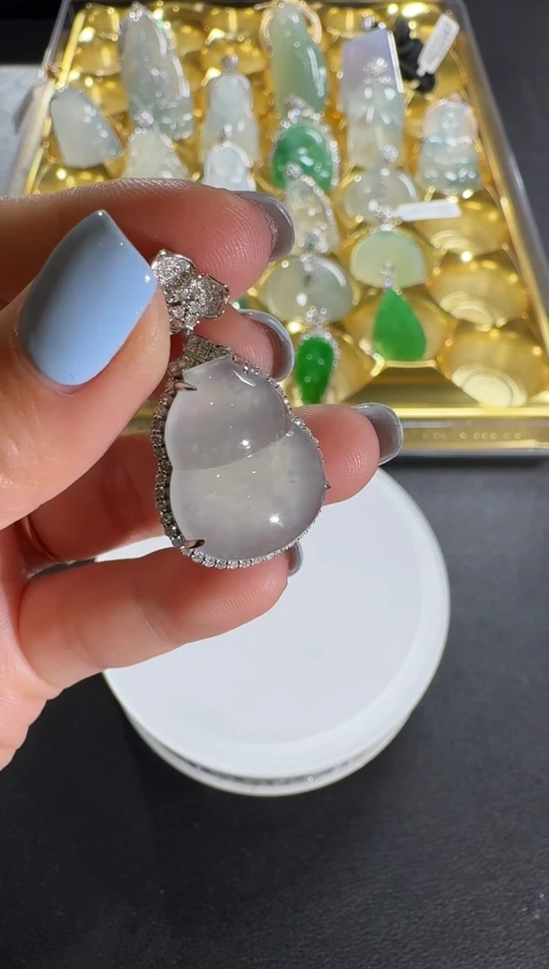 【闪购商品】翡翠吊坠(不含链)18K金镶嵌【源头工厂】钻石镶嵌