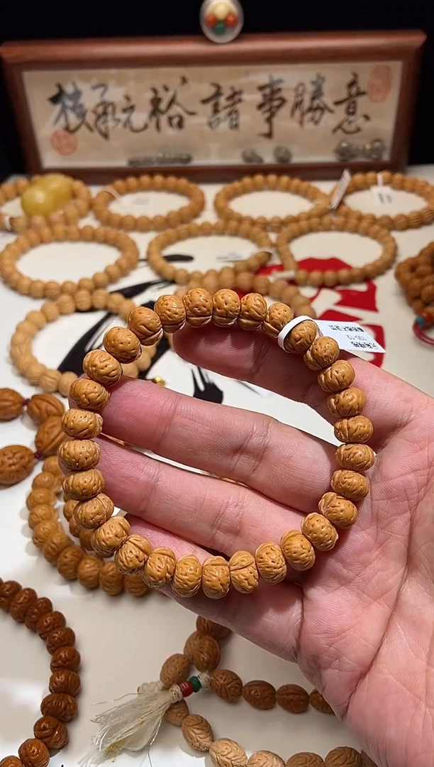 手串桃核小玉麒麟手串