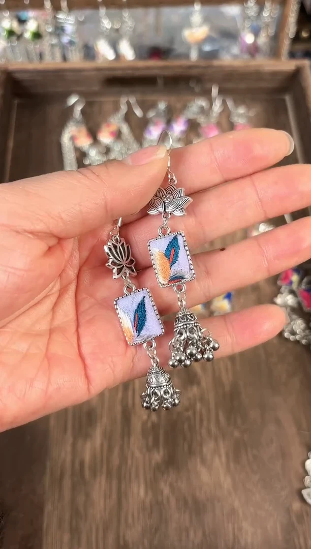 蜜***半彩云南阁非遗老绣饰品515