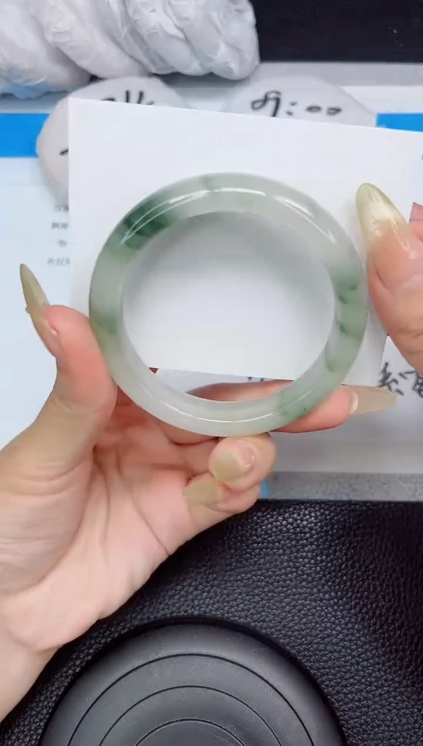 石英质玉手镯未镶嵌110-56.9