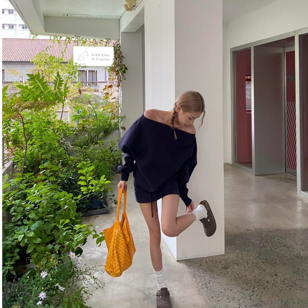 性感露肩辣妹套头宽松长袖上衣洋气休闲百搭气质显瘦半裙时尚套装