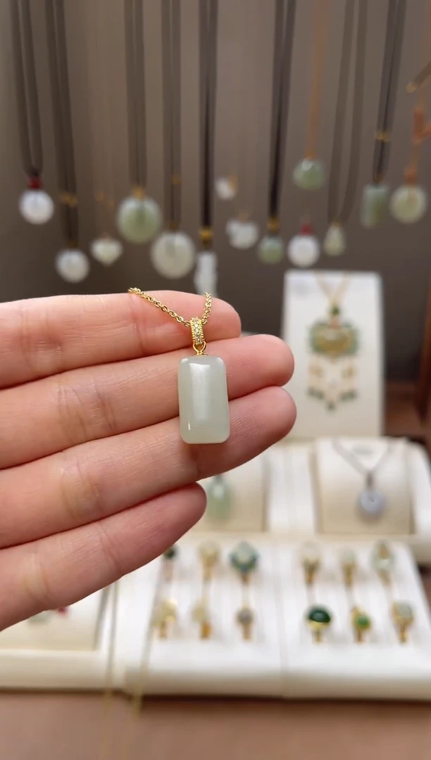 颈饰银S925镶嵌和田玉和田玉吊坠