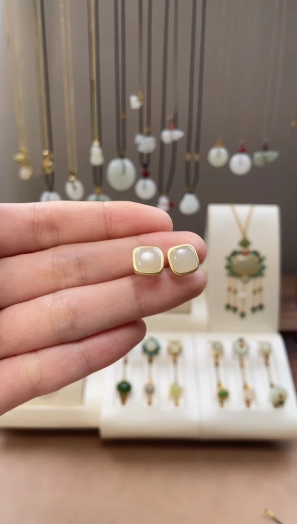 颈饰银S925镶嵌和田玉和田玉耳钉