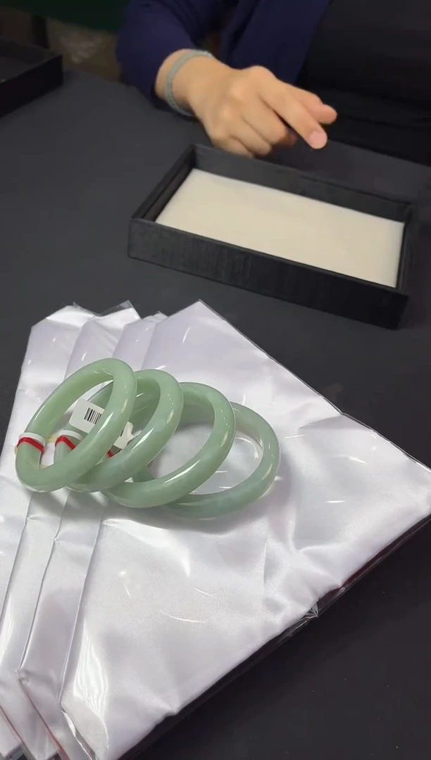 未镶嵌手镯翡翠10213/多样性发一个