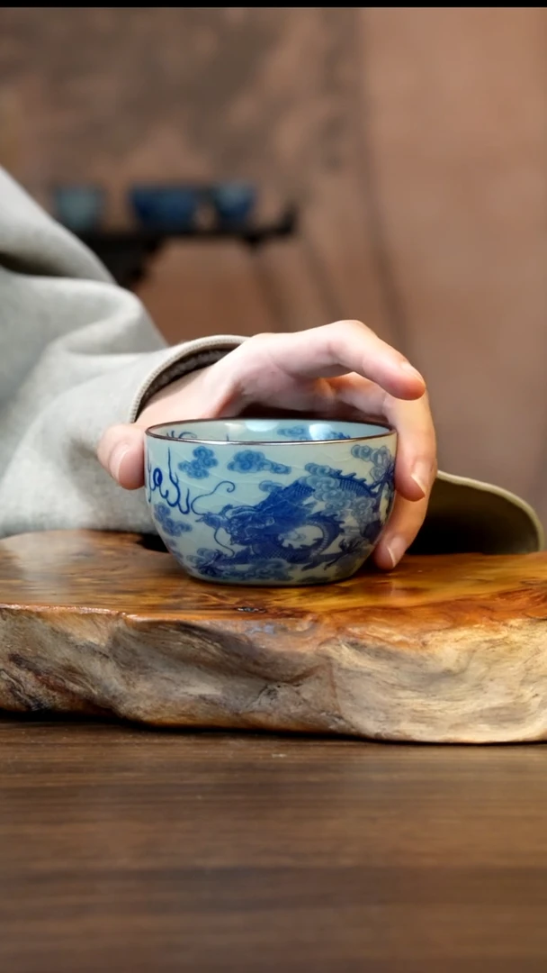 景德镇陶瓷九龙卧足杯