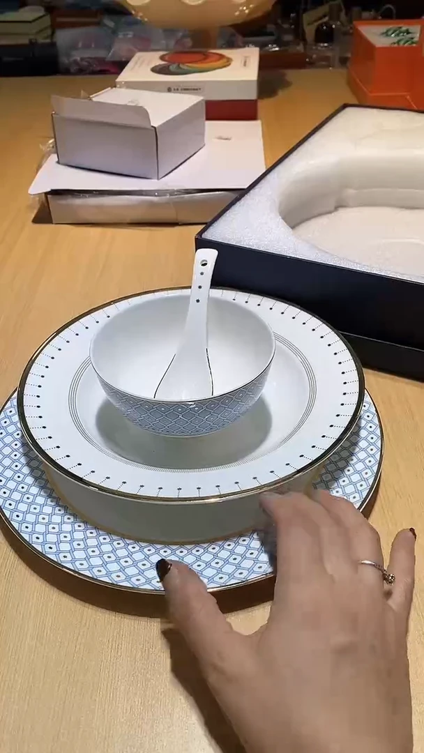 【闪购商品】瓷片锅碗瓢盆一件不剩