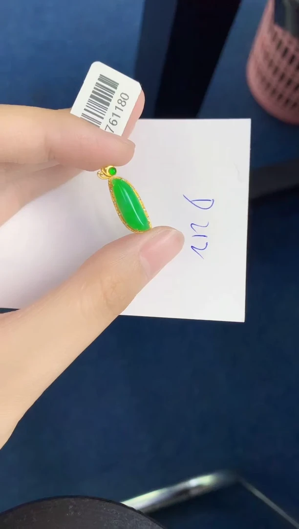 翡翠18K金镶嵌颈饰天然翡翠緬甸A貨