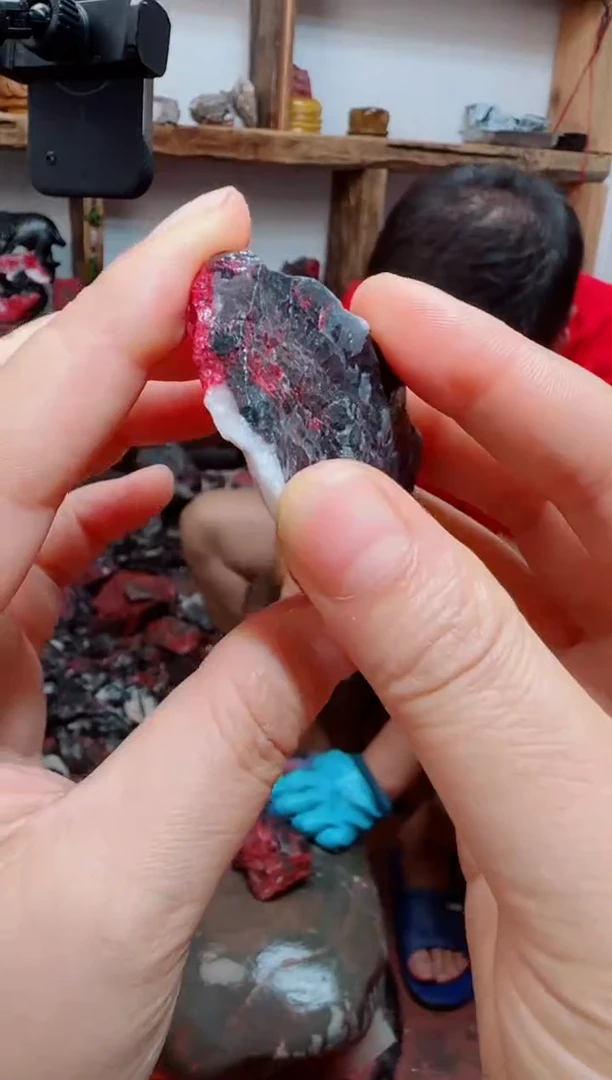 天然辰砂朱砂毛矿石3