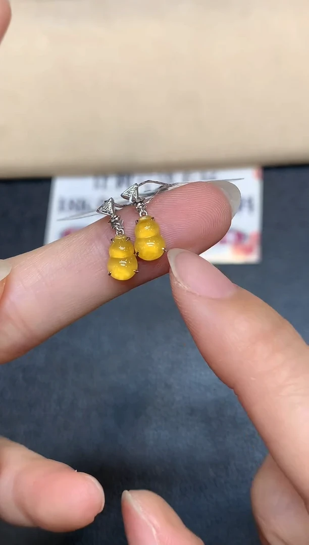 18K金镶嵌翡翠耳饰【无鉴赏期】葫芦【无服务费