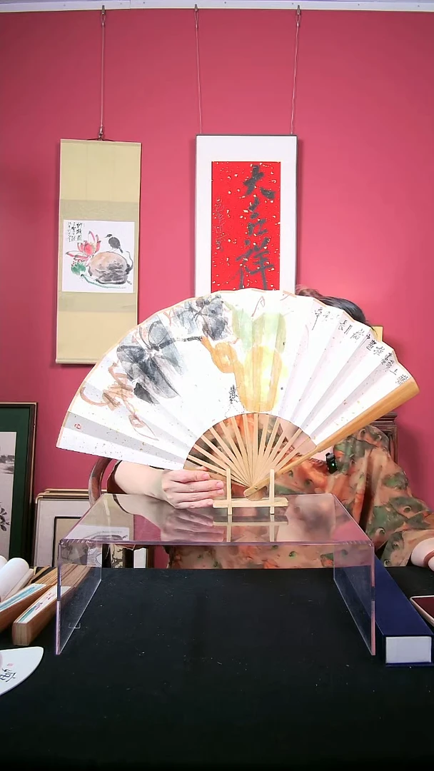 国画于明华折扇作品