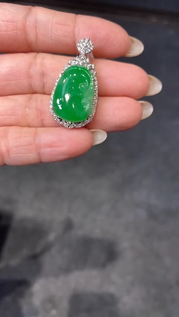 吊坠(不含链)18K金镶嵌翡翠如意