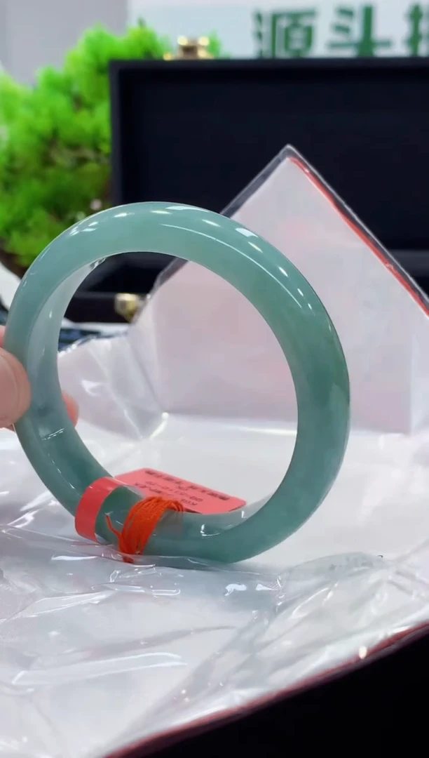 未镶嵌手镯翡翠翡翠手镯