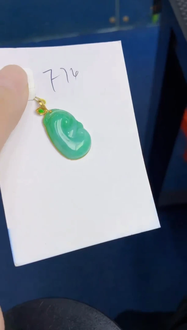 翡翠18K金镶嵌颈饰000000000