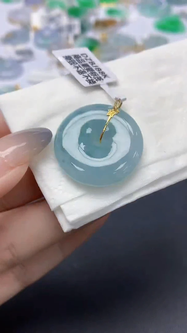 翡翠18K金镶嵌颈饰天然缅甸a货翡翠