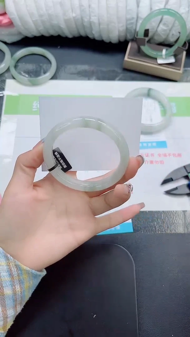 未镶嵌手镯石英质玉b170-63