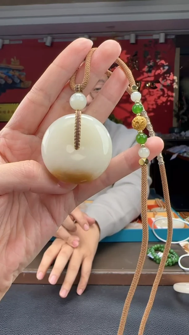 颈饰未镶嵌和田玉糖白平安扣吊坠