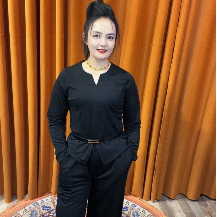 两件套女装休闲白塔网红黑色时尚针织长袖弹力修身