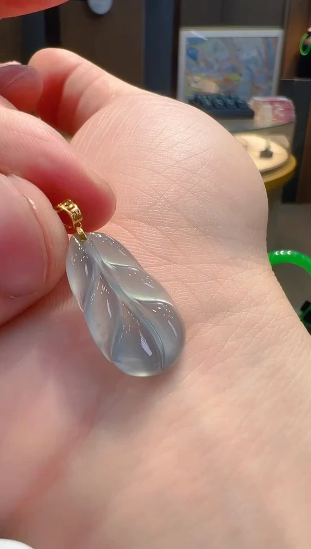 翡翠18K金镶嵌吊坠(不含链)多样性发其一