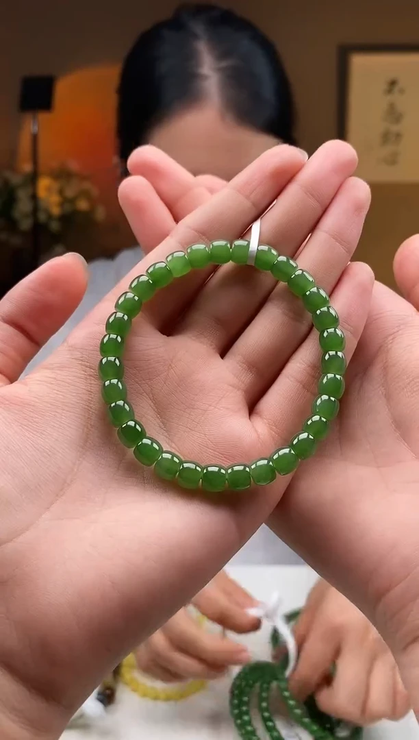 未镶嵌手链和田玉卡7左右碧玉直切