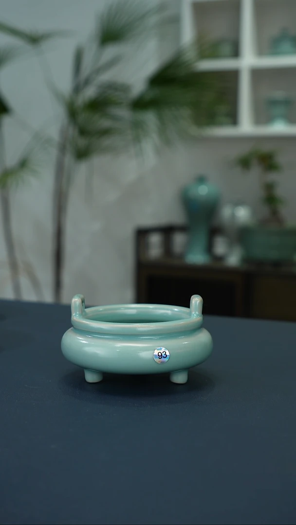 瓷片93号扁香炉一级品      洁