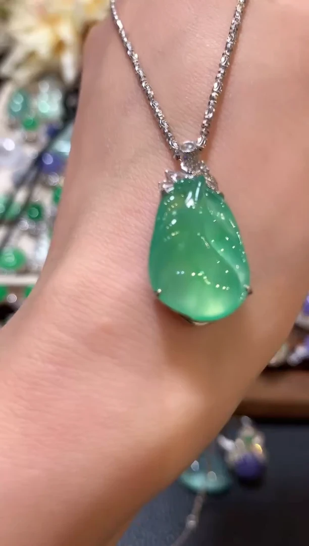 吊坠(不含链)18K金镶嵌翡翠m69