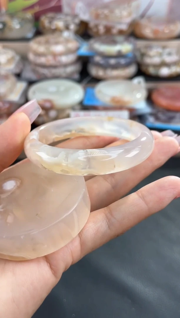 未镶嵌手镯石英质玉55