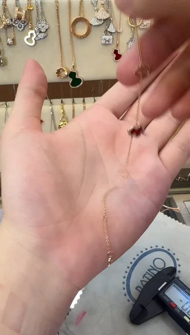 18K金镶嵌手链玛瑙/玉髓葫芦