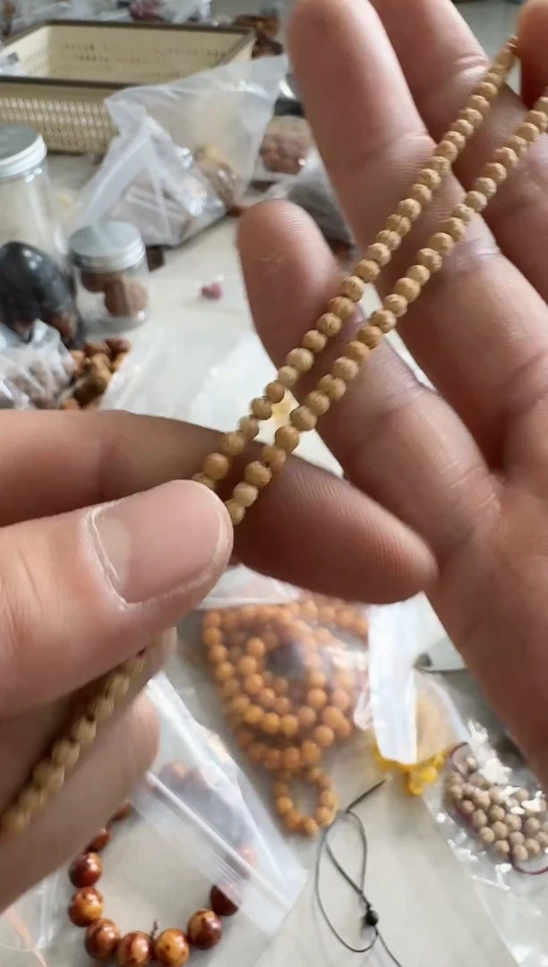 金刚菩提吊坠多样性发货发其中一个-细哦啊金刚