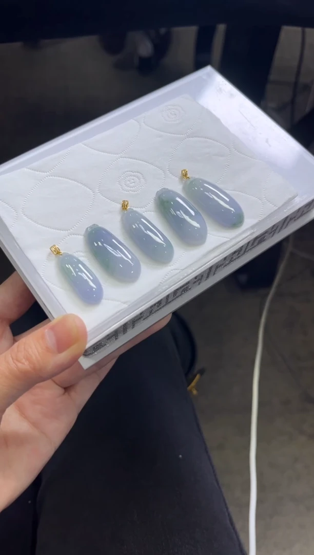 颈饰18K金镶嵌翡翠K308/多样性发一件/配绳子