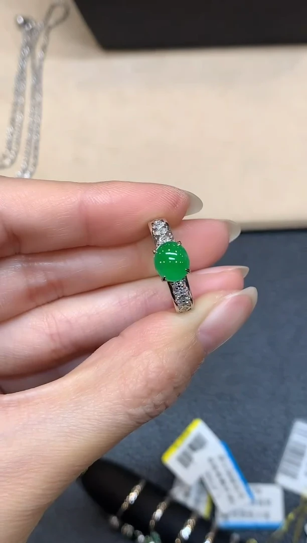 18K金镶嵌戒指翡翠2【无服务费蛋面【无服务费