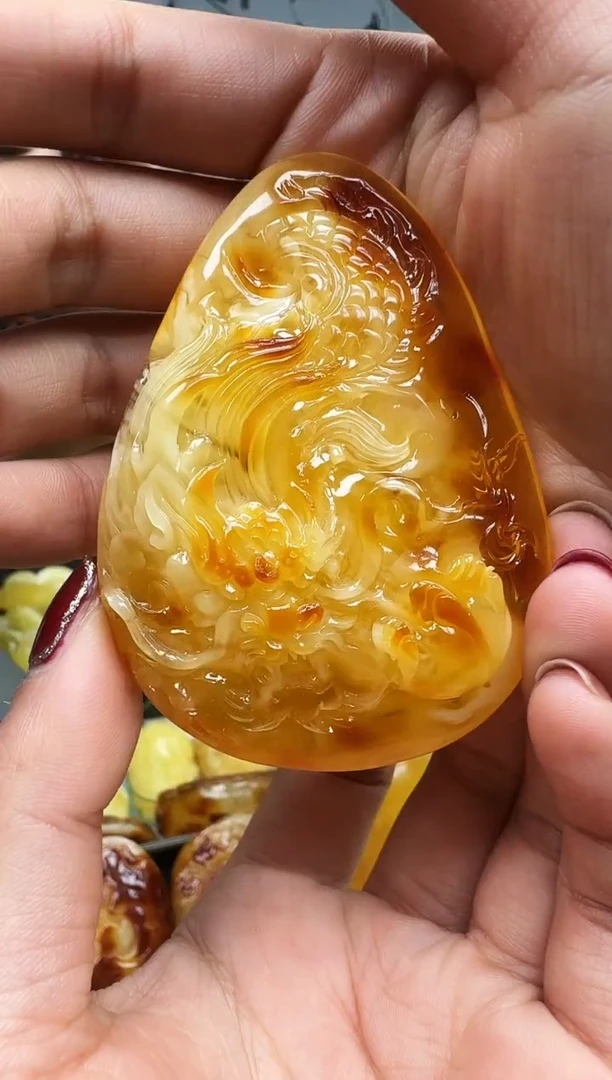 【闪购商品】琥珀裸石未镶嵌挂坠