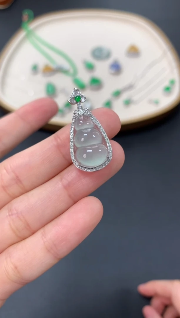 【闪购商品】翡翠吊坠(不含链)18K金镶嵌7980