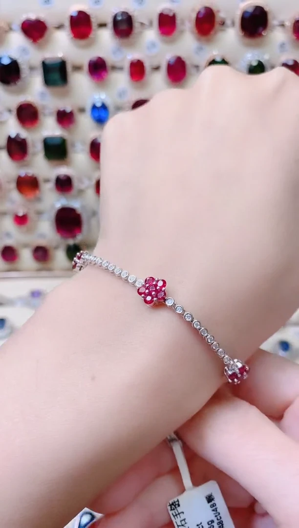 18K金镶嵌手链红宝石1