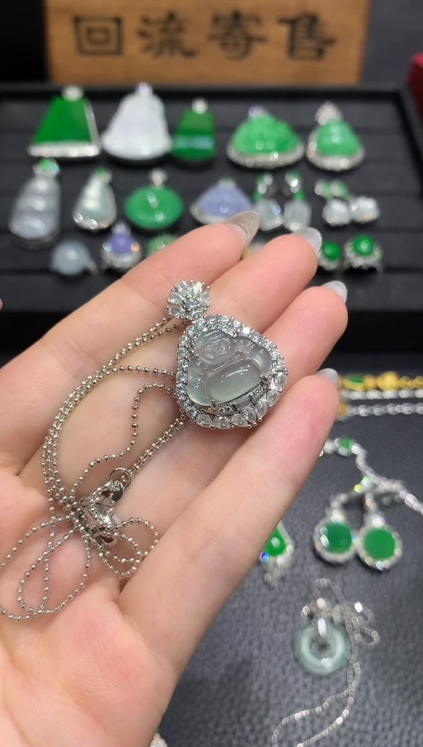 吊坠(赠链)未镶嵌翡翠3多样性随机发货1件